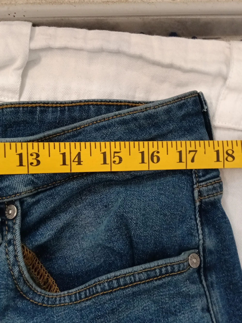 Guess Vintage Men's Desmond Tapered Jeans Medium Blue Wash Size 34 Y2k